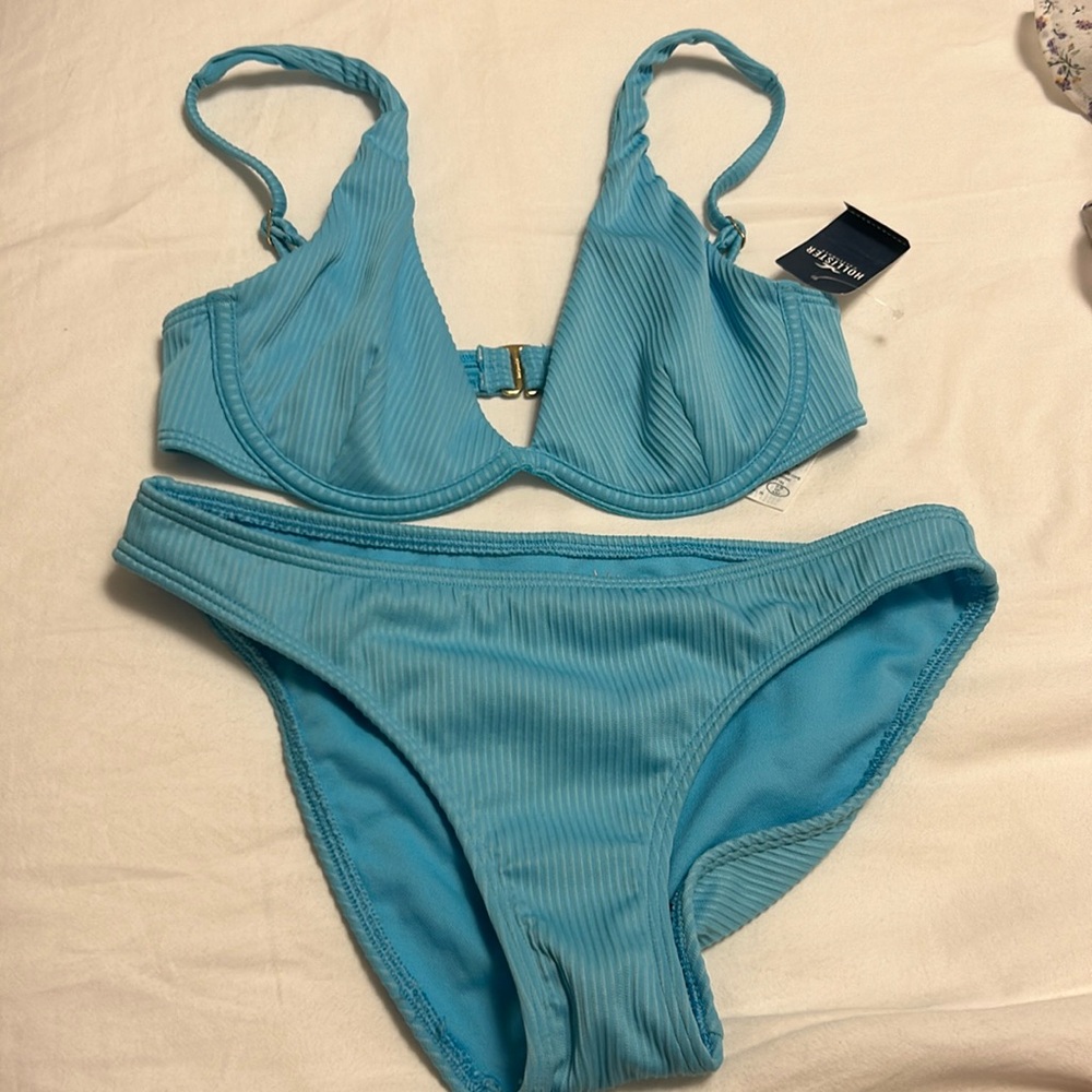 Hollister bikini that’s never been worn